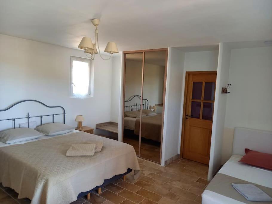Le Mas De L'Escaillon Saint-Saturnin-d'Apt Bagian luar foto